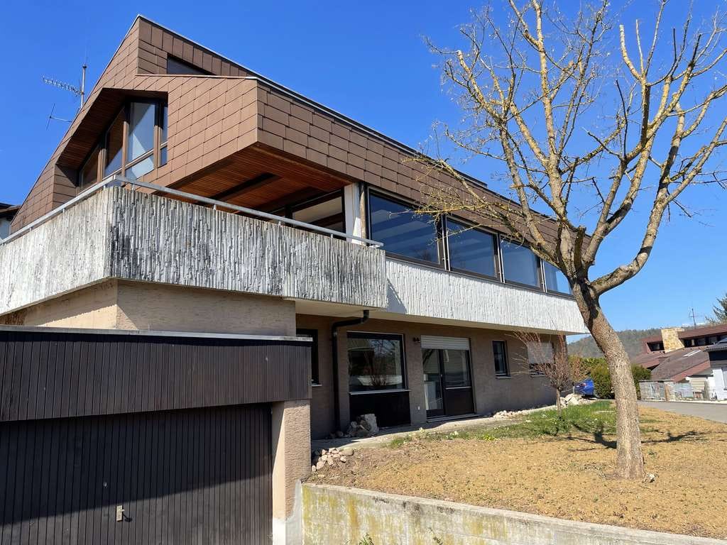 Immobilie in Aichtal - Großzügiges Architektenhaus mit ELW/Büro - Bild 1