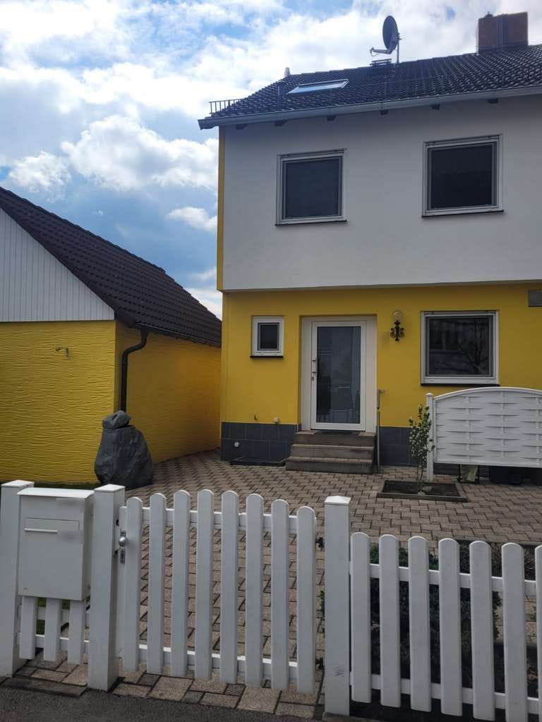 Immobilie in Wendelstein - Sehr gepflegtes Reiheneckhaus in Kleinschwarzenlohe - Bild 1