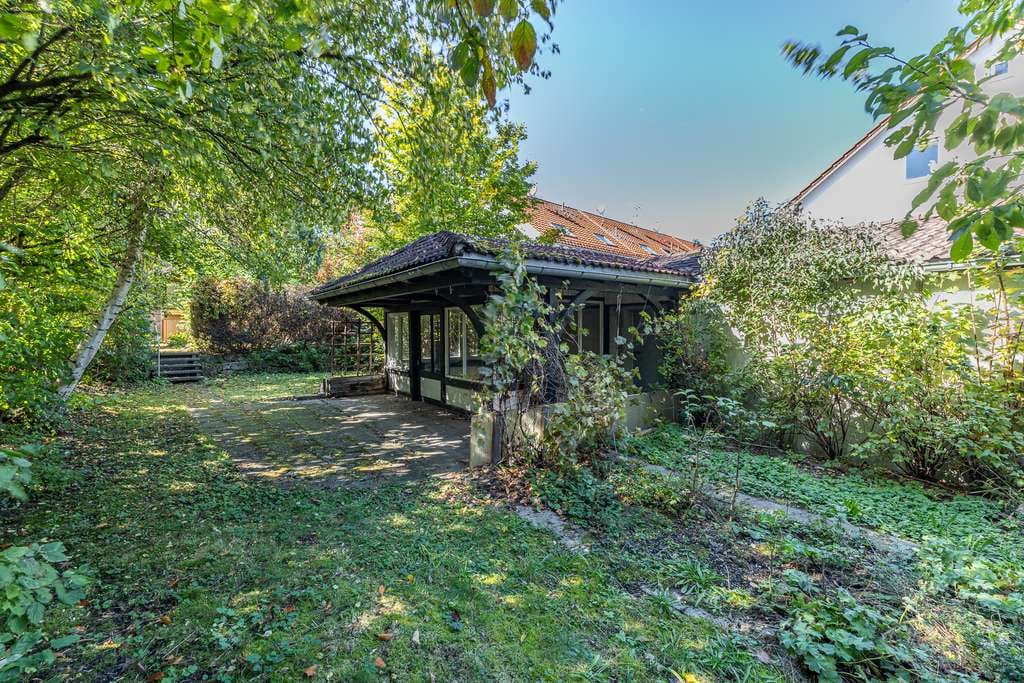 Immobilie in Kaufbeuren - Provisionsfrei - Charmante Altbauvilla von 1905 mit Gartenpavillon & idyllischem Südostgarten - Bild 0