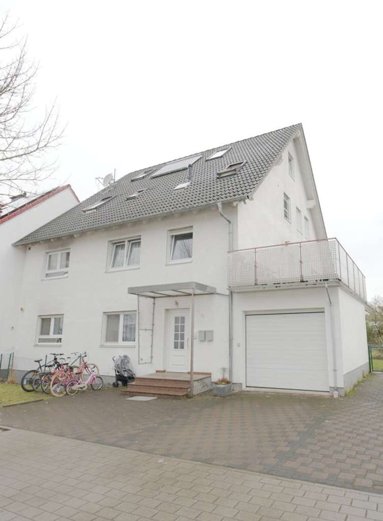 Immobilie in Babenhausen - Flexibel wohnen oder investieren: 2 Wohnungen (Obergeschoss & Dachgeschoss) mit Renditepotenzial - Bild 0