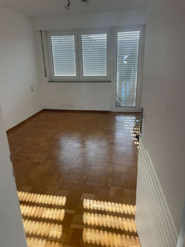 Immobilie in Gerlingen - 3 Zimmerwohnung mit zwei Balkonen und einem KFZ-Stellplatz - Bild 3
