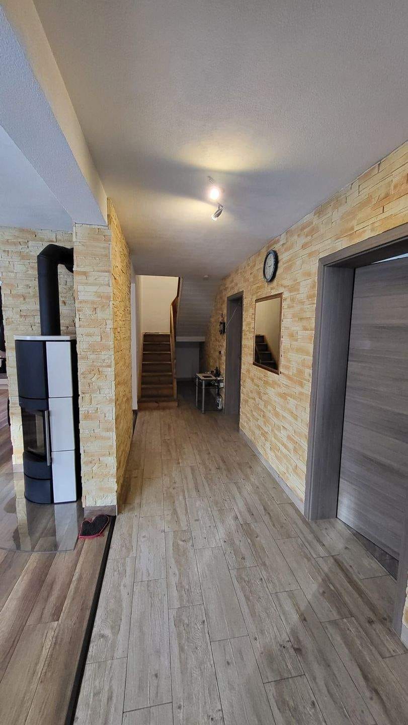 Immobilie in Obertrubach - Einfamilienhaus mit großen Garagen/Hallen - ideal für Handwerker!!! - Bild 1