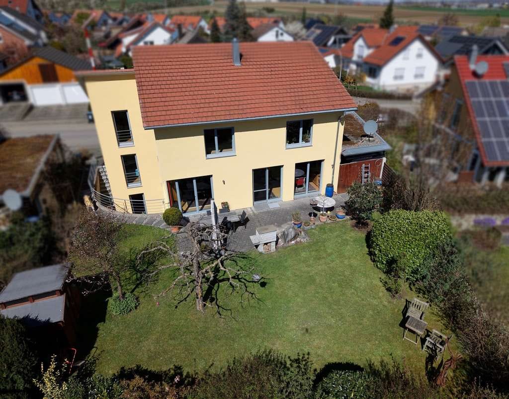 Immobilie in Nehren - Architektenhaus mit Einliegerwohnung, Garten, Carport & exklusivem Wohnambiente - Bild 1