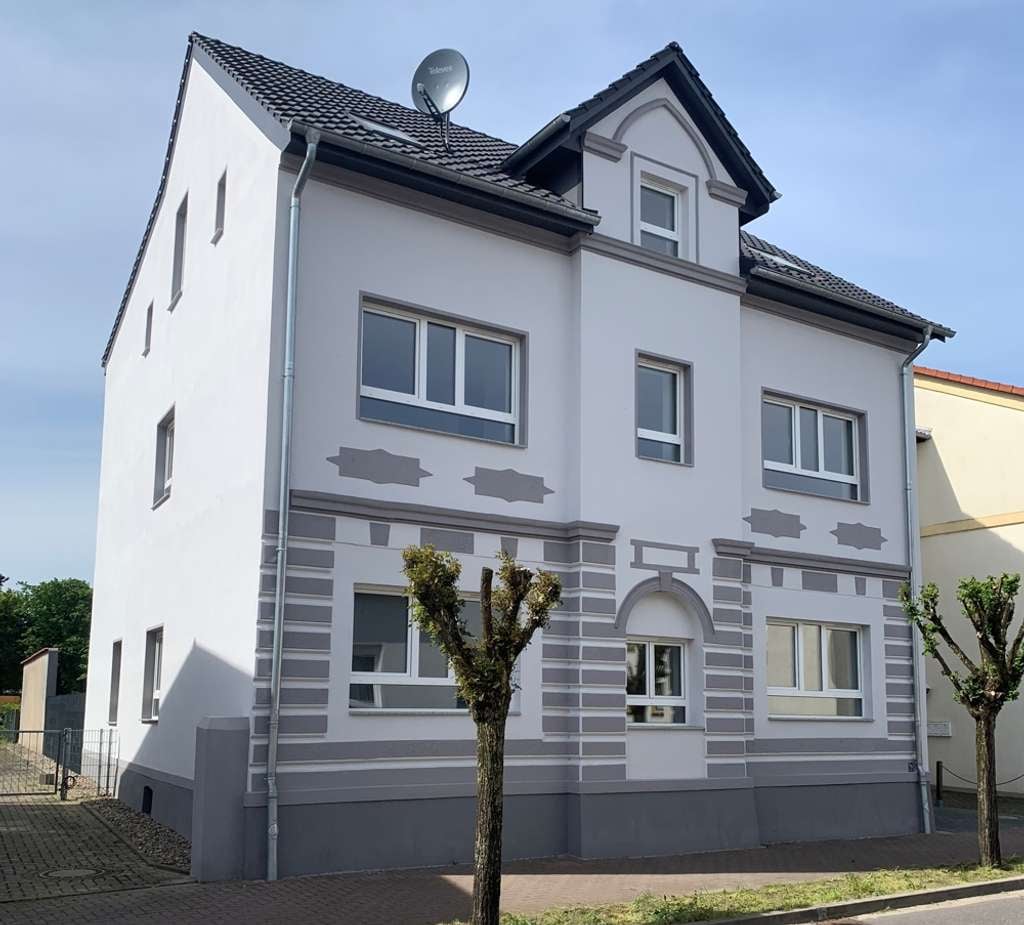 Immobilie in Neustadt-Glewe - Kernsaniertes Mehrfamilienhaus als solide Kapitalanlage - Bild 0