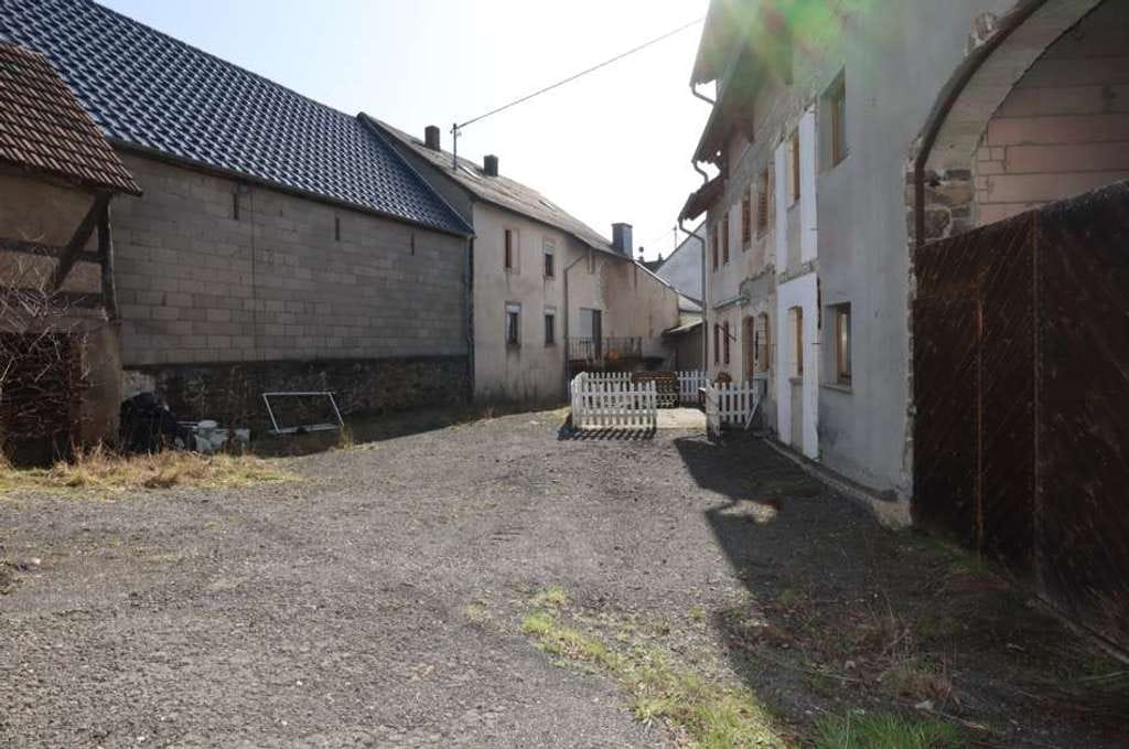 Immobilie in Saxler - Einfamilienhaus mit Einliegerwohnung und ehem. Scheune, Garten, Saxler - Bild 3