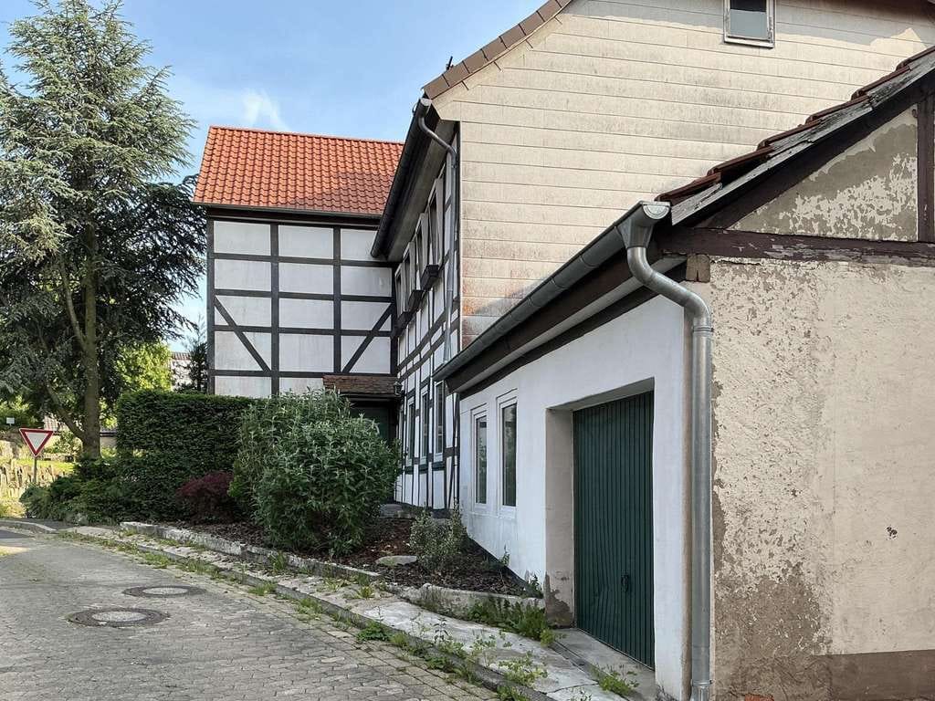 Immobilie in Jühnde - Großzügiges Zweifamilienhaus, auch gewerblich nutzbar, frei in Jühnde - Bild 3