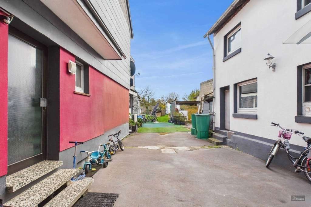 Immobilie in Heinsberg - Stabile Kapitalanlage in ruhiger Lage – Drei Wohneinheiten auf einem großzügigen Grundstück - Bild 3