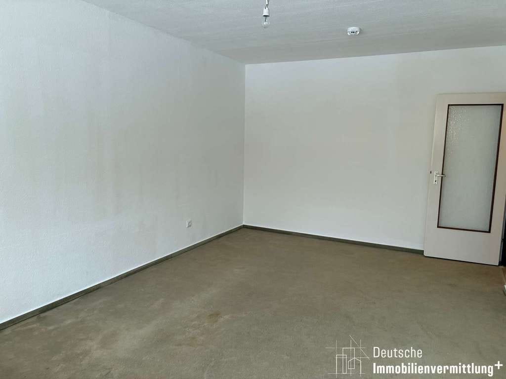 Immobilie in Ammersbek - Neue Elektrik, neue Fenster - dieses kleine Schmuckstück wartet auf Sie - Bild 3