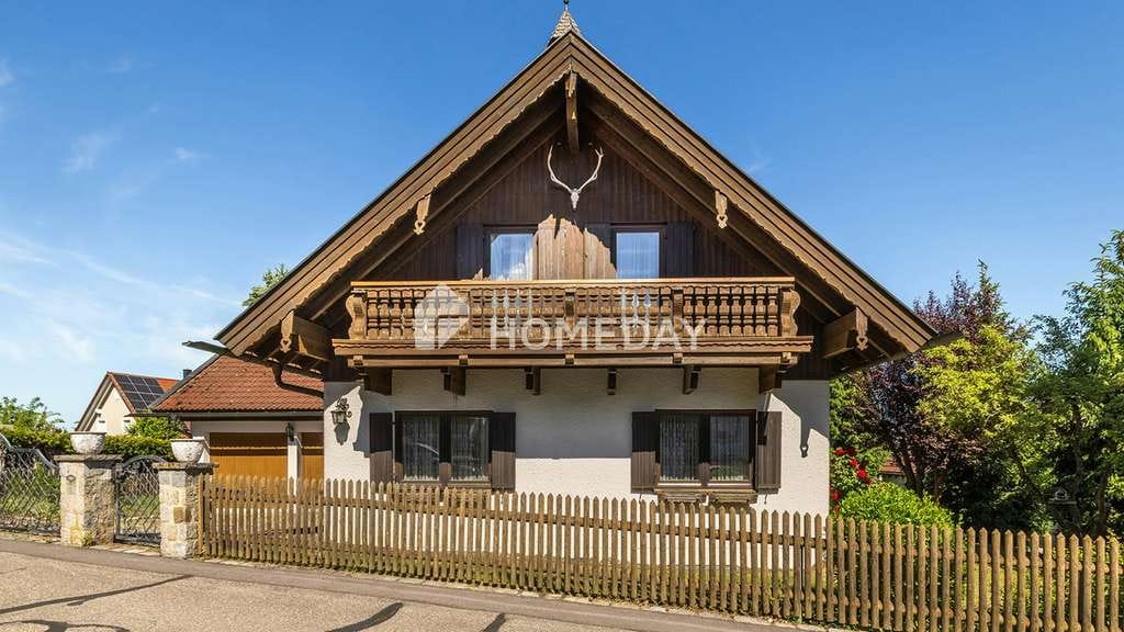 Immobilie in Attenkirchen - Wo Familienleben Raum findet – charmantes Zuhause mit Landhauscharakter
 - Bild 1