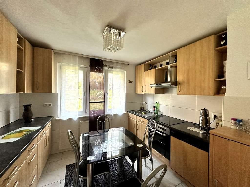 Immobilie in Schramberg - Großes Einfamilienhaus mit 4 Schlafzimmern, Balkon, Terrasse, Garten und Garage - Bild 4
