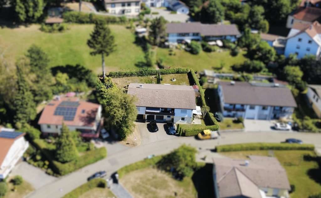 Immobilie in Scheidegg - Vermietetes Wohnhaus mit drei Wohnungen in Aussichtslage von Scheidegg - Bild 0
