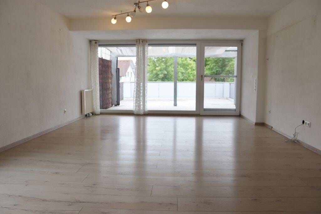 Immobilie in Germaringen - Schöne, leerstehende 2 - Zimmer - Wohnung mit großer Süd - Dachloggia, Garage u. Stellplatz u. Küche - Bild 2
