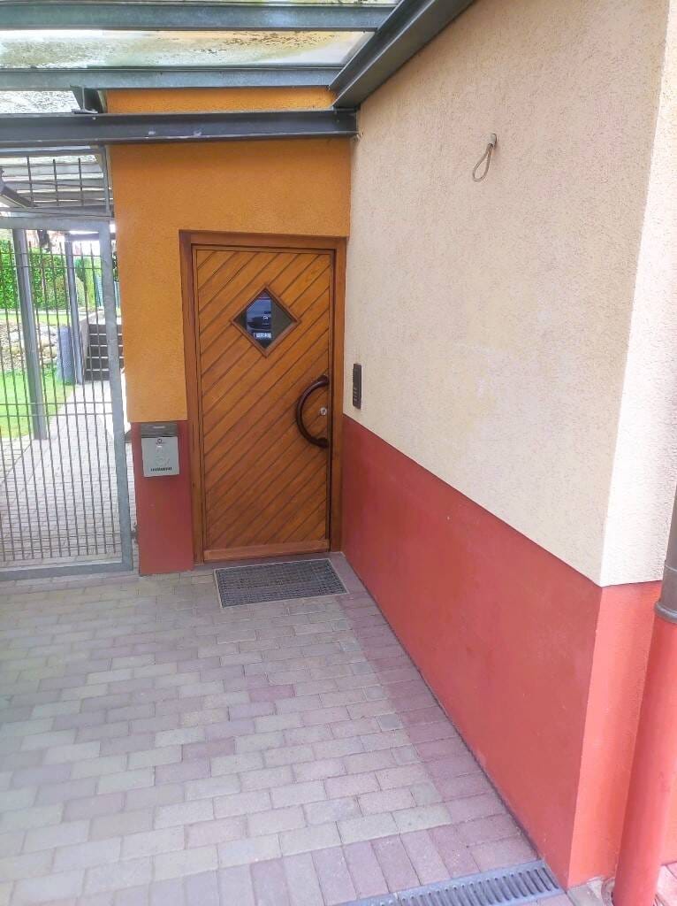 Immobilie in Umkirch - Großes 2 Familienhaus / 3 Generationenhaus - neue Heizung, neue Fenster - Bild 3