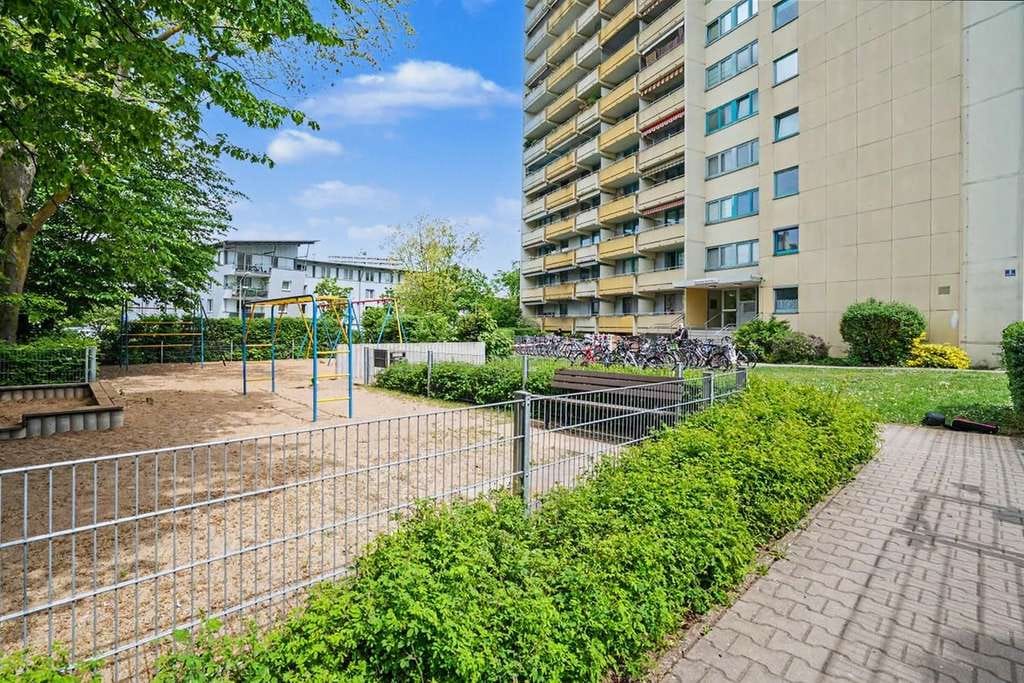 Immobilie in Erlangen - Bezugsfreie 1-Zimmer-Wohnung mit Pkw-Stellplatz in Erlangen-Bruck - Bild 1