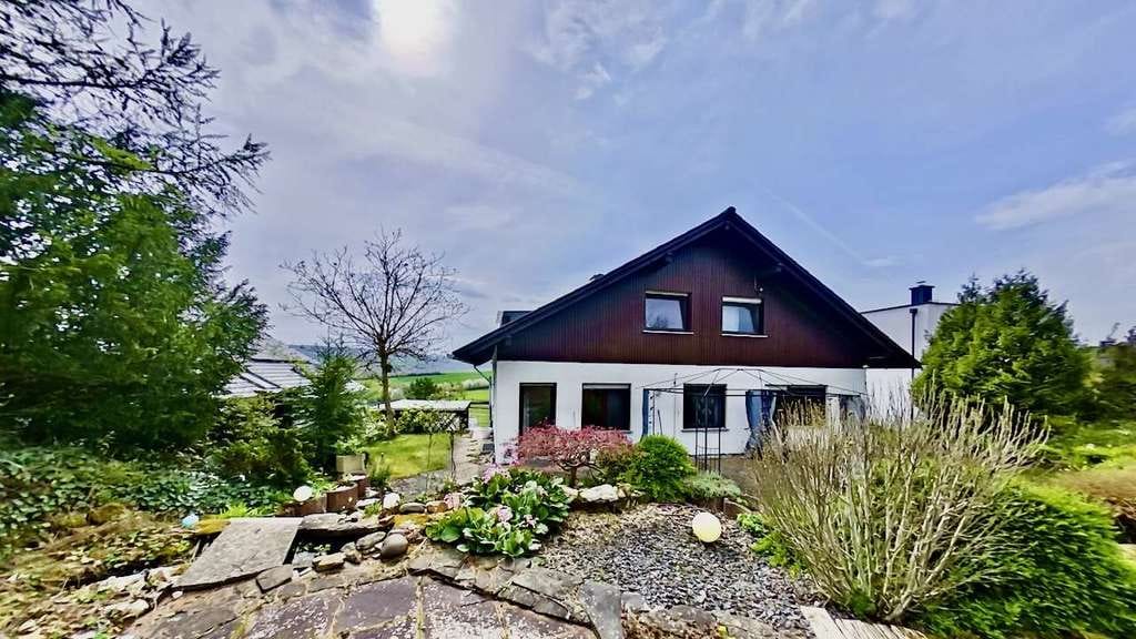 Immobilie in Niederzissen - Platz für Familie. Raum für Zukunft. Aussicht fürs Leben - Bild 2