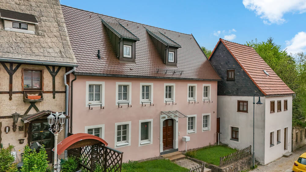 Immobilie in Neustadt in Sachsen - ++Familienhaus plus Zukunftsfläche: ca. 190 m² Wohnfläche, 188 m² Nebengebäude & viel Potenzial++ - Bild 0