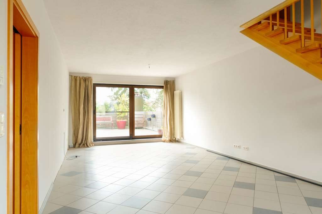 Immobilie in Neumarkt in der Oberpfalz - Großzügiges Familienhaus mit individuellem Grundriss und viel Potenzial in Neumarkt i.d.Opf. - Bild 2