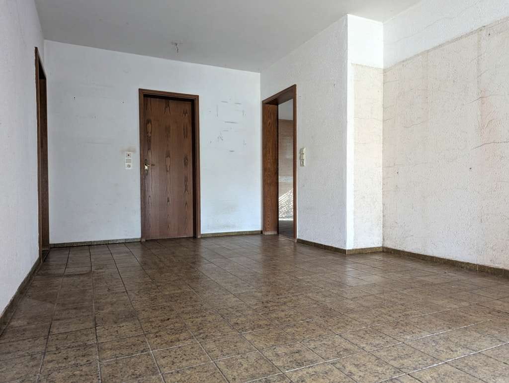 Immobilie in Baunach - Großzügiges Zweifamilienhaus mit ca. 1.720 m² Grundstück und viel Potenzial - Bild 3