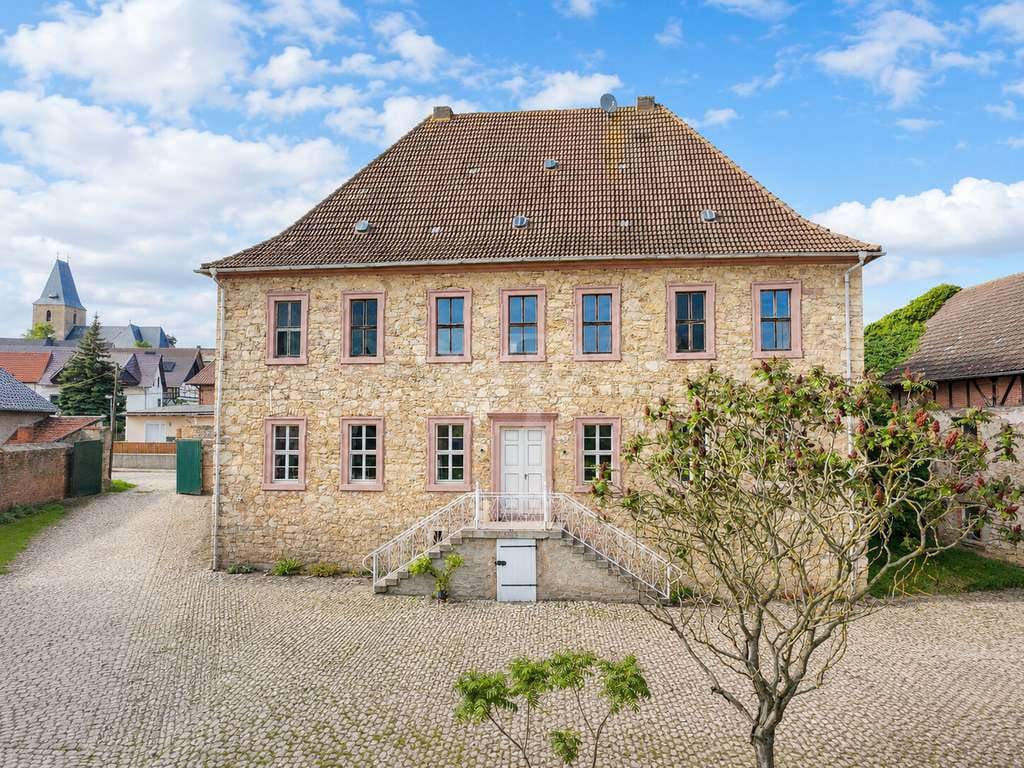 Immobilie in Kindelbrück - Historische Gutsanlage mit Wohnkomfort, Ausbaureserve und weitläufigem Grundstück - Bild 1