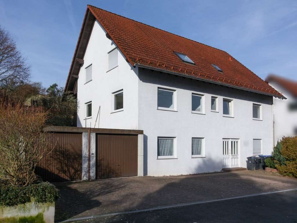 Immobilie in Bad Hersfeld - Gepflegtes Dreifamilienhaus in beliebter Lage von Bad Hersfeld - Kapitalanlage oder Eigennutzung - Bild 0