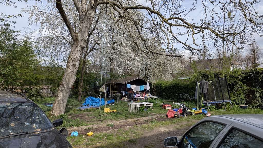 Immobilie in Xanten - Freistehendes 2- geschossiges MFH mit 2- Wohneinheiten u. 1 Gewerbe  mit Potenzial u. Möglichkeiten - Bild 2