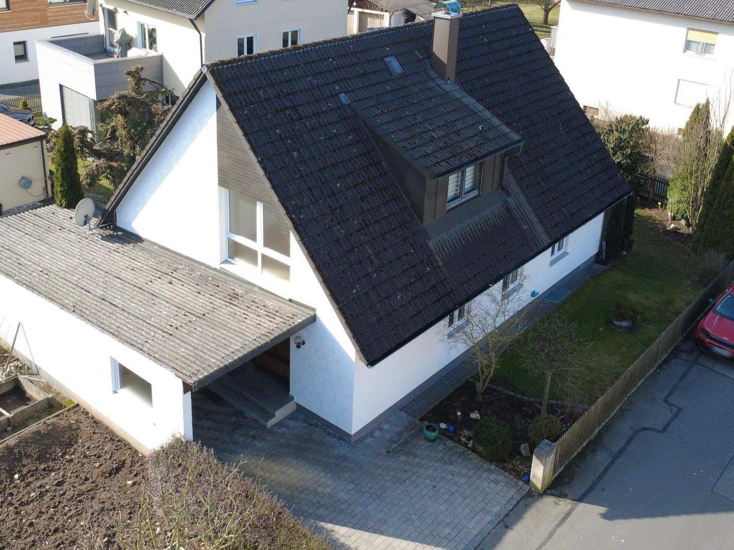 Immobilie in Pirk - Lassen Sie sich diese Chance nicht entgehen - TOP gepflegtes Einfamilienhaus zum sofortigem Einzug - Bild 1