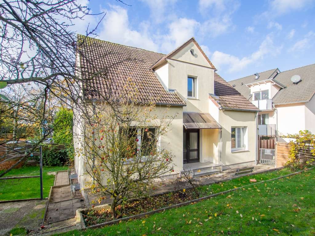 Immobilie in Enger - Wohnen in Enger: Ein Haus mit Charme sucht neue Ideen. - Bild 1