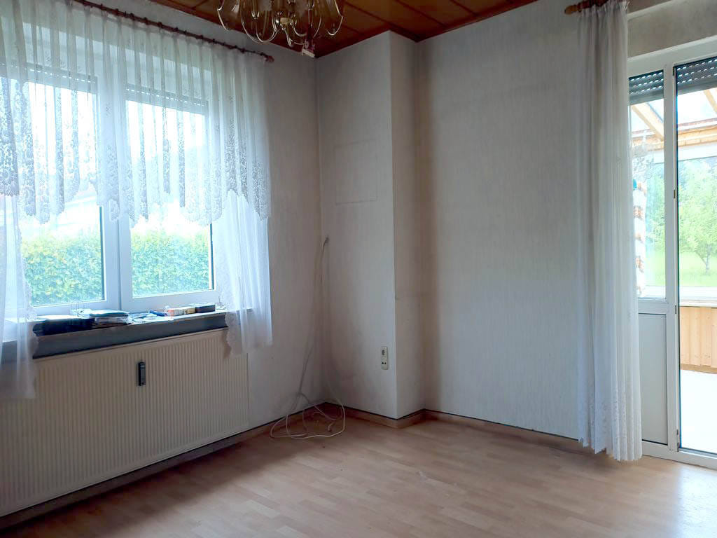 Immobilie in Bad Wildungen - 5-Zimmer-Einfamilienhaus mit sonniger Terrasse und elektr. Markise, Balkon, Wintergarten und Garage - Bild 1