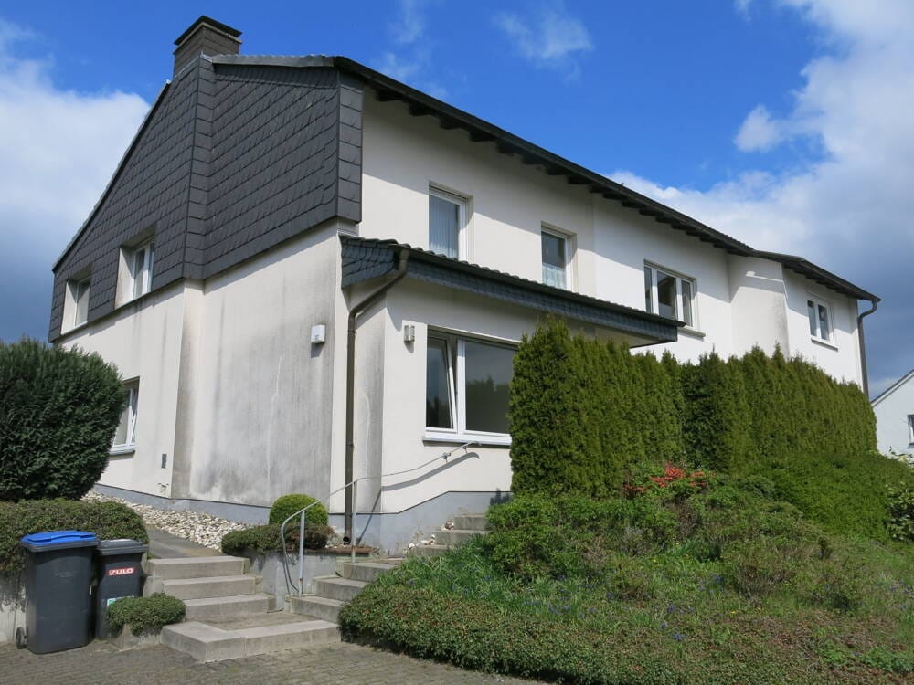 Immobilie in Ense - *IDEAL ALS KAPITALANLAGE ODER MEHRGENERATIONENHAUS! Tolles MFH mit viel Platz in Ense-Lüttringen!* - Bild 2