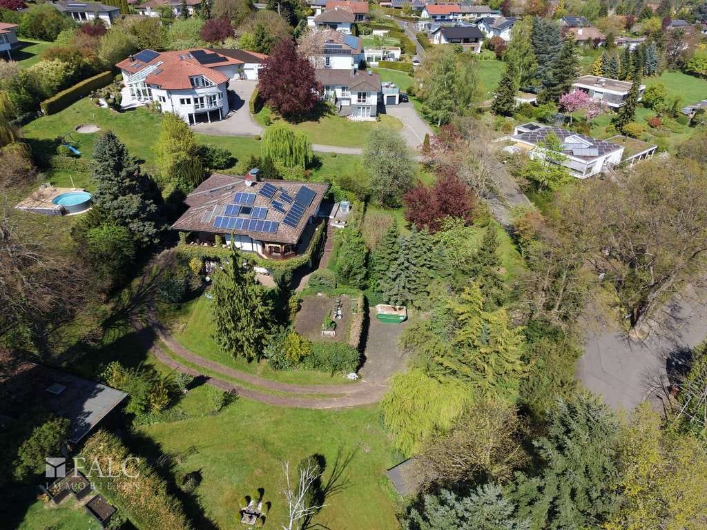 Immobilie in Bad Wildungen - +++Großzügiges Einfamilienhaus mit Einliegerwohnung in begehrter Lage+++ - Bild 2