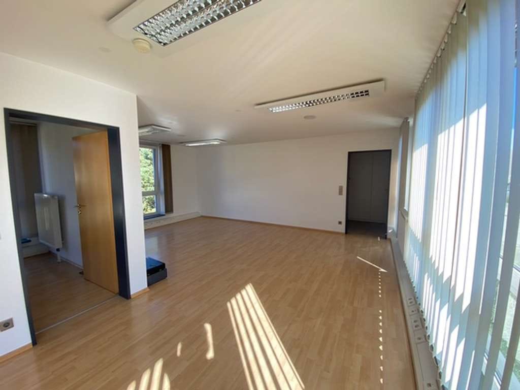 Immobilie in Rutesheim - Wohnen & Arbeiten im Ein-oder Mehrfamilienwohnhaus mit gehobener Innenausstattung in Rutesheim - Bild 4
