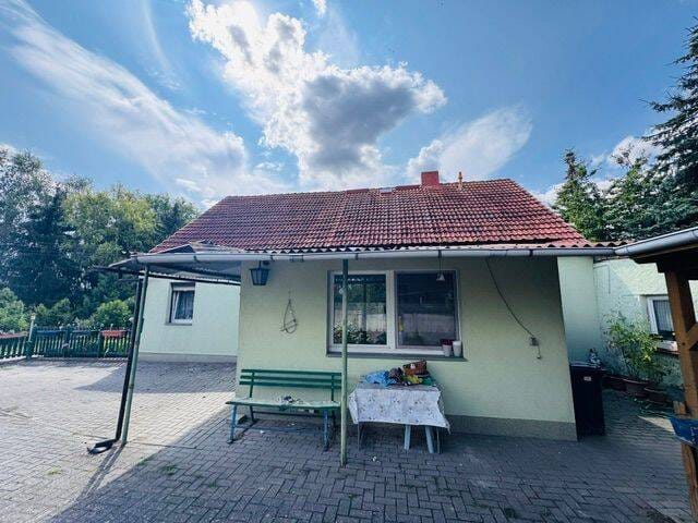 Immobilie in Golzow - Altes, teilmodernisiertes Bauernhaus, Nebengelasse und Garage in Alleinlage! - Bild 1