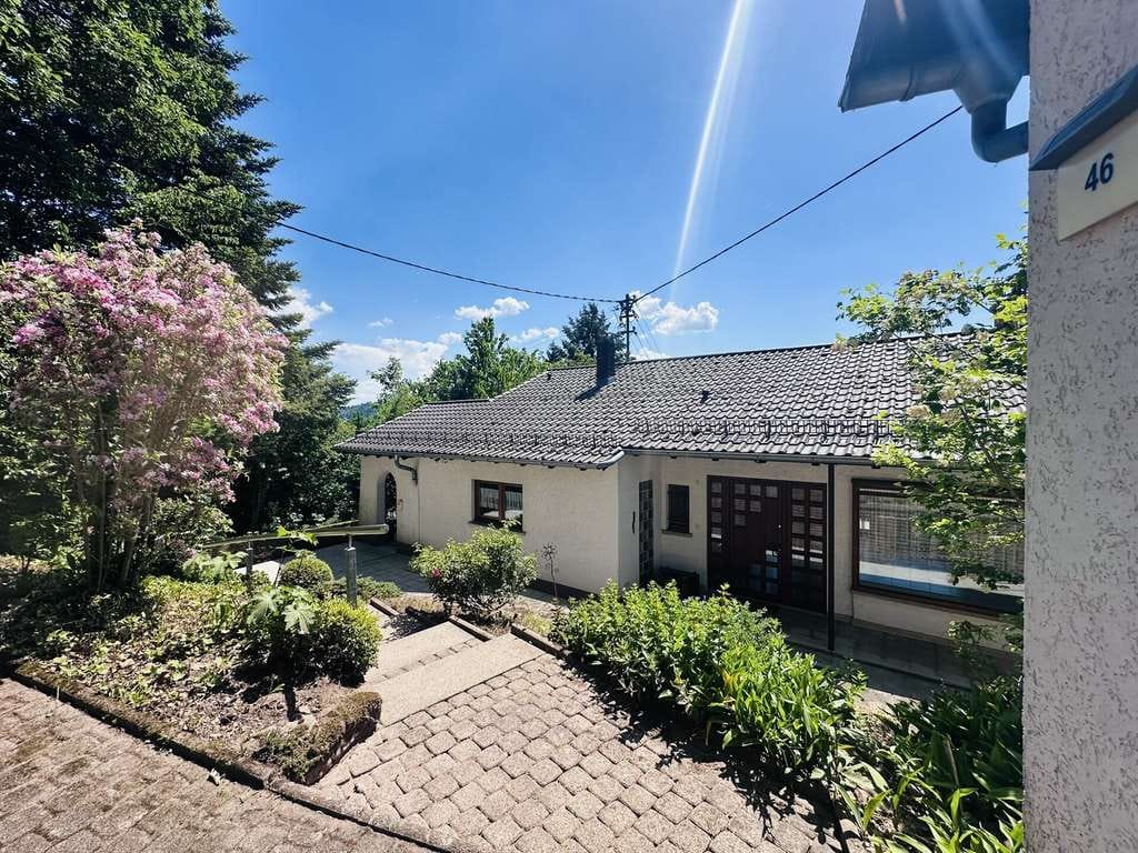 Immobilie in Wilhelmsfeld - Wohnen mit Weitblick – Einfamilienhaus in ruhiger Lage von Wilhelmsfeld - Bild 0