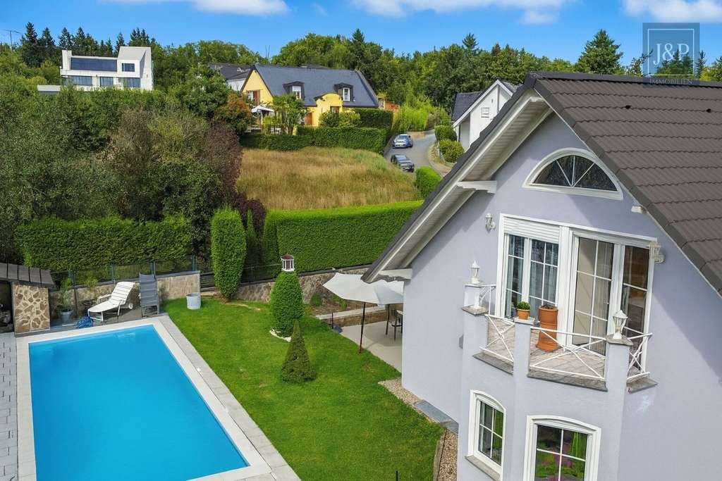 Immobilie in Glattbach - Großes Anwesen im Villenviertel von Glattbach. Gehobener Lebensstil in Waldrandnähe - Bild 4