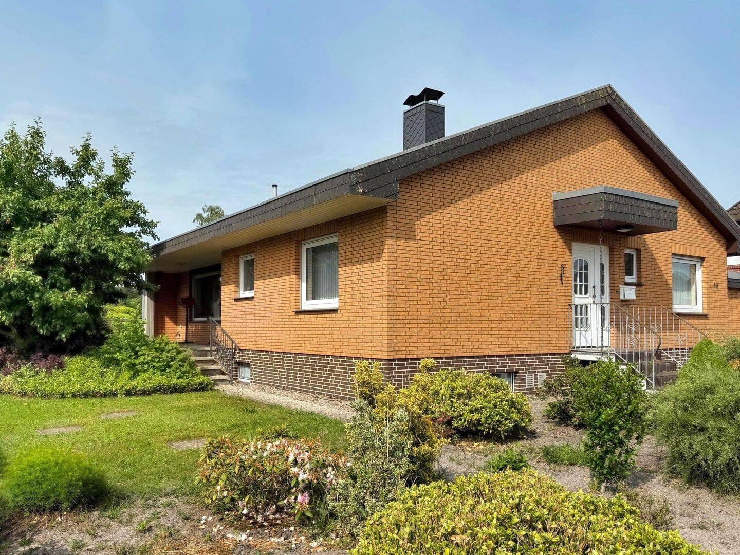Immobilie in Hemslingen - Charmantes Einfamilienhaus mit Potenzial und vielseitigen Nutzflächen - Bild 1