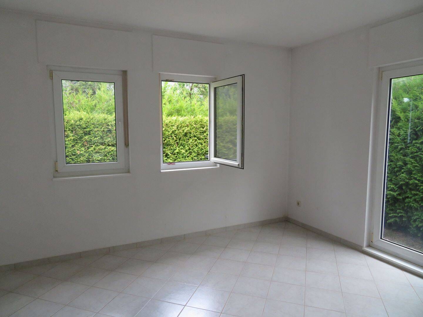 Immobilie in Leutenberg - Freistehendes Einfamilienhaus mit sonnigem Grundstück in Leutenberg - Bild 1