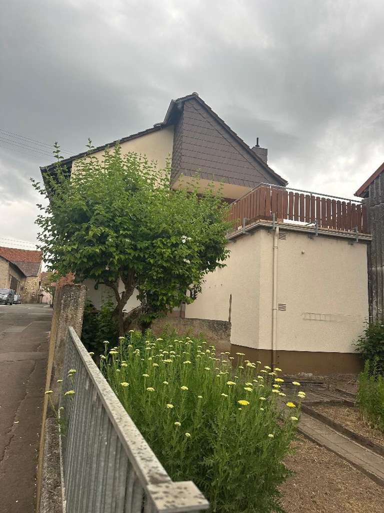 Immobilie in Marnheim - Großes Einfamilienhaus mit Garage und Garten - Bild 3