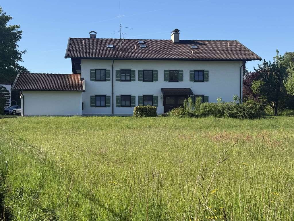 Immobilie in Chieming - Chiemseenah wohnen: Ruhige 2-Zimmer DG-Wohnung in Chieming - Bild 1