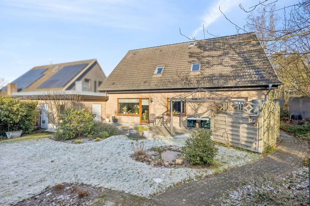 Immobilie in Schneverdingen - Charmanter Massivbungalow mit Aufstockung und separater Dachgeschosswohnung - Bild 3