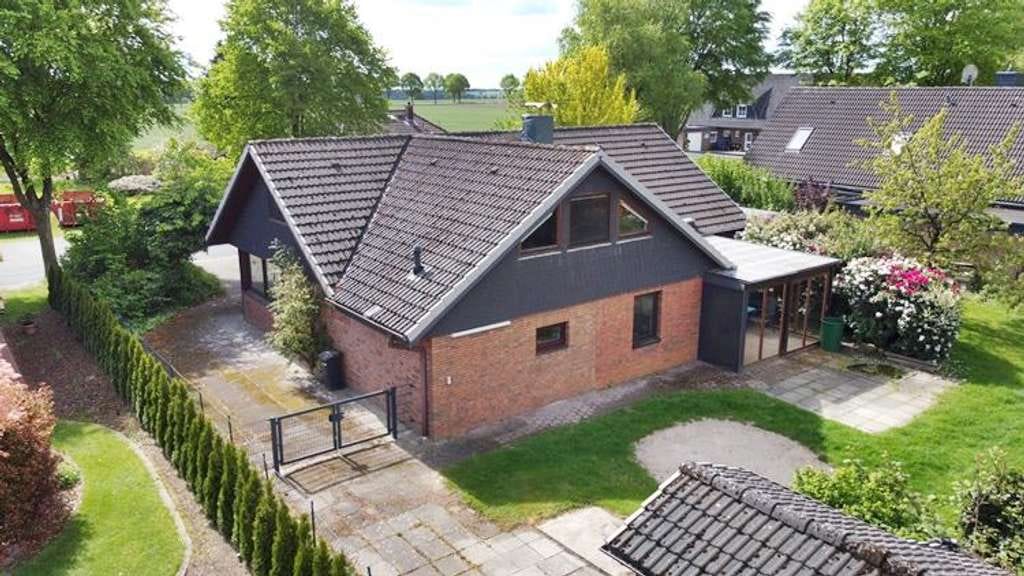Immobilie in Gnarrenburg - immo-schramm: Sehr gepflegtes großzügiges Wohnhaus - Bild 0