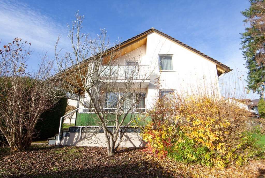 Immobilie in Waldmünchen - Funktionales Hau mit 2 Wohnungen und enormen Flächen - Bild 1