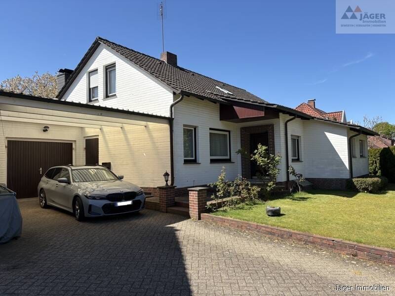 Immobilie in Hude (Oldenburg) - Top-Lage: EFH mit Sanierungsbedarf - Bild 1