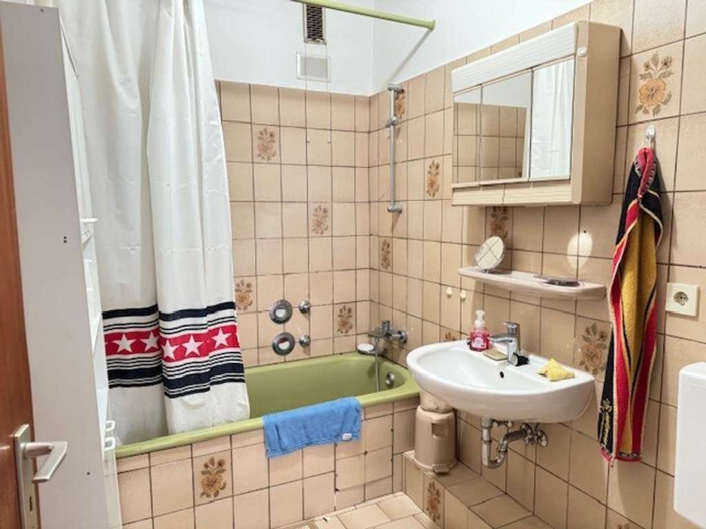 Immobilie in Eutin - Großzügige 2-Zimmer-Eigentumswohnung mit Balkon und Blick zum Schlosspark - Bild 3