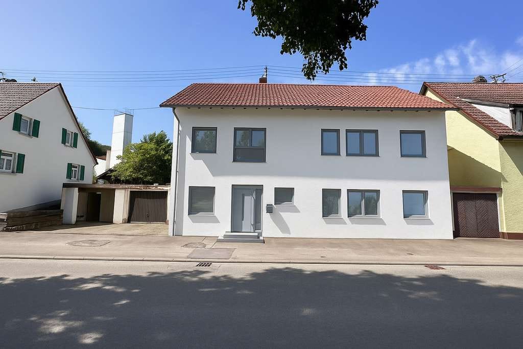Immobilie in Wehingen - Renditestarkes Zweifamilienhaus – ideal für Kapitalanlage oder auch Eigennutzung in 78564 Wehingen - Bild 1