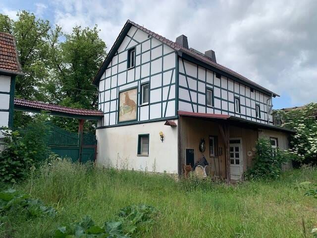 Immobilie in Erfurt - ** ehem. Gehöft: 4-Seiten-Hof mit Wohnhaus, Scheune, Garagen, Nebengebäude ** - Bild 2