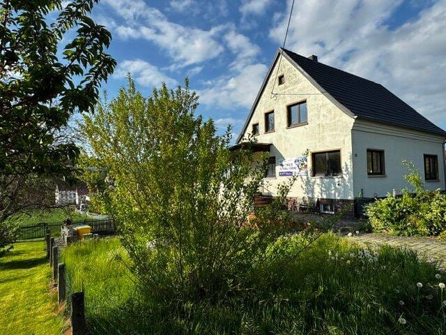 Immobilie in Gera -  EFH "TRAUMHAFTER WEITBLICK & VIEL PLATZ" ! 5-6 ZI.-Wohnküche & 2x Bäder möglich in 07548 GERA-THIESCHITZ! zur individuellen Renovierung!  - Bild 1