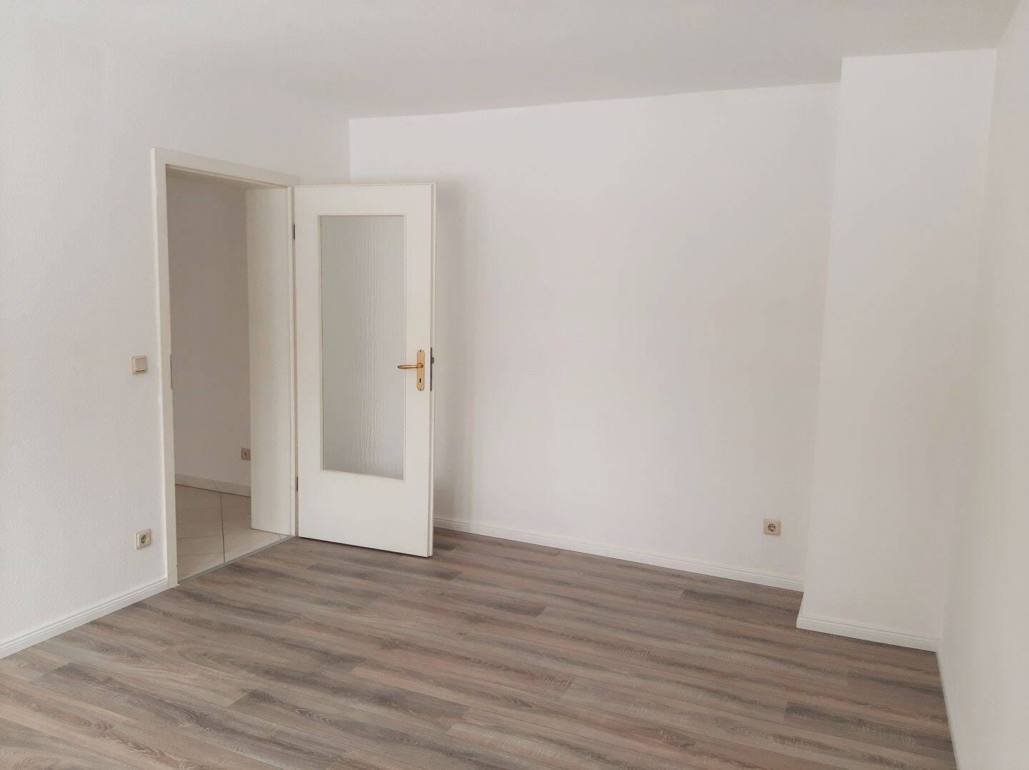 Immobilie in Langenweißbach - Sehr schöne 1 Raum Wohnung Zwickau zentrumsnah vermietet zu verkaufen - Bild 1