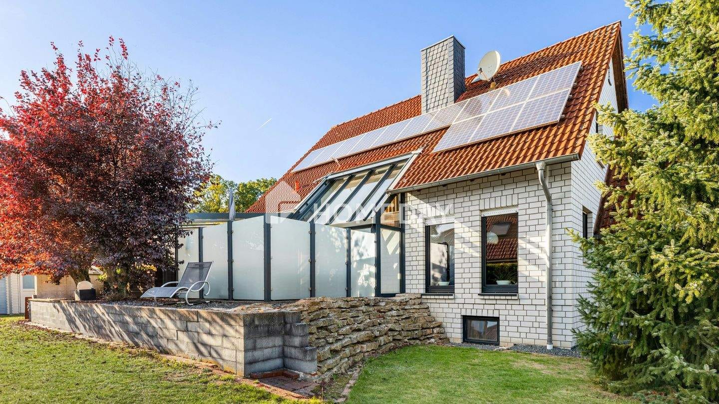 Immobilie in Velpke - Traumhaftes Einfamilienhaus mit Einliegerwohnung und großem Garten - Erbpacht vorhanden - Bild 0