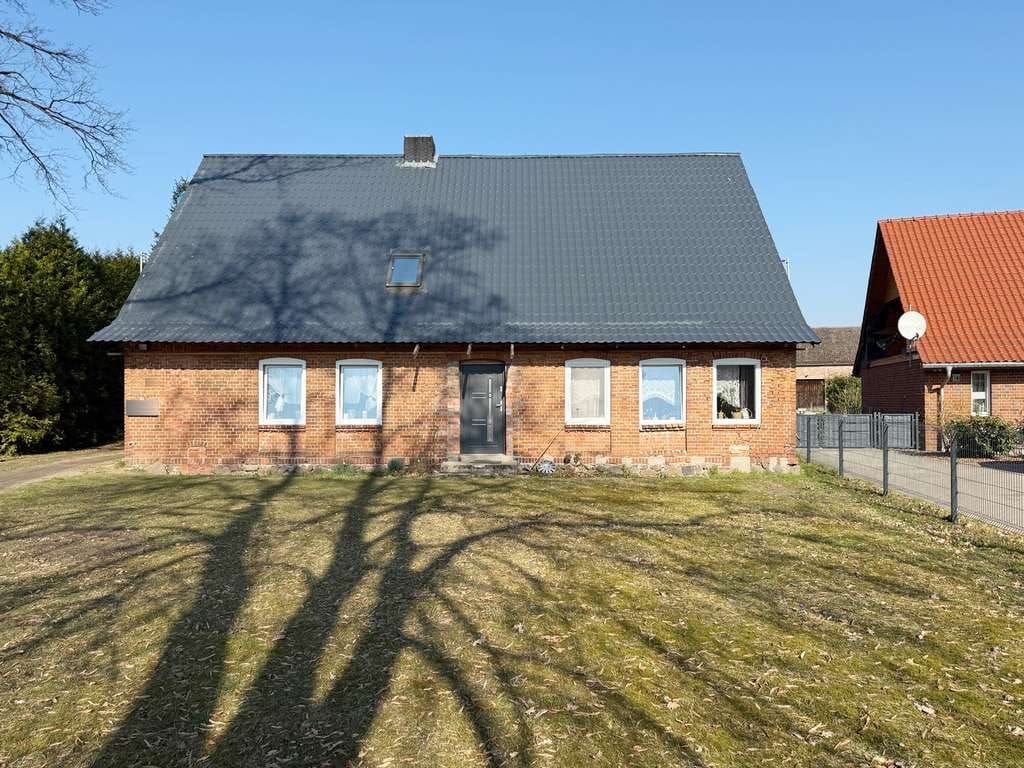 Immobilie in Bresegard bei Eldena - 5 Einheiten + großes Grundstück + Ausbaupotenzial – starke Kapitalanlage in Bresegard - Bild 1