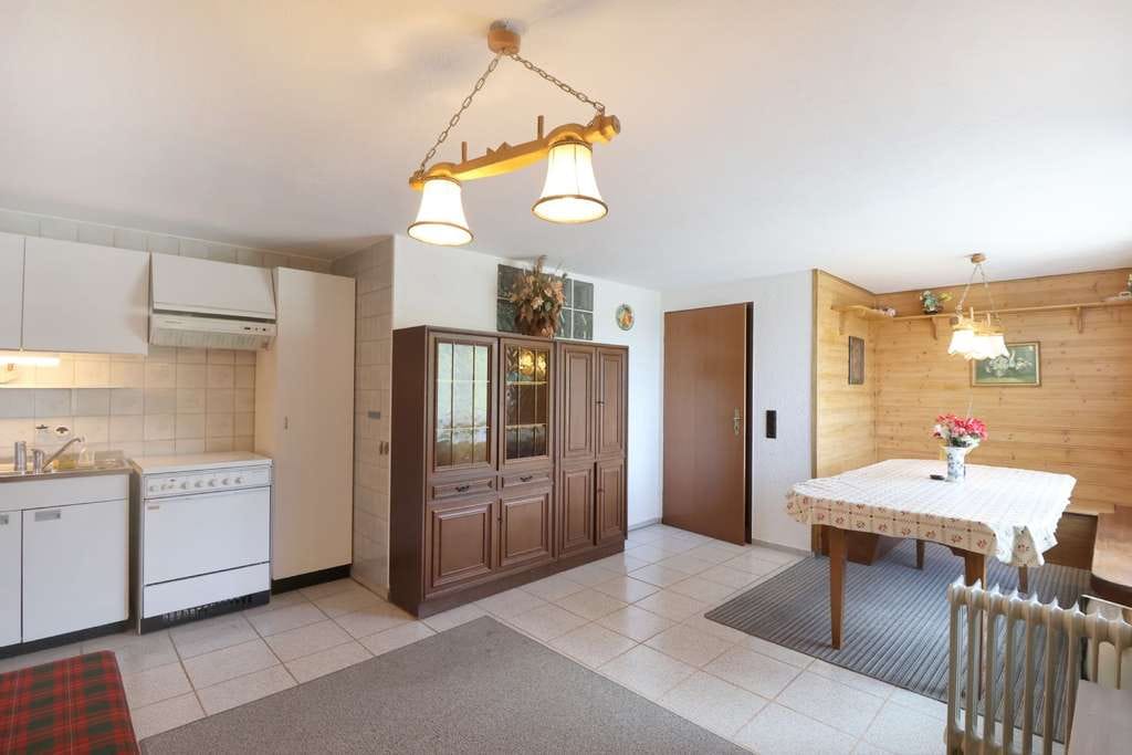 Immobilie in Häg-Ehrsberg - Charmante Schwarzwald-Idylle in Häg-Ehrsberg – Zweifamilienhaus mit ELW und Panoramablick - Bild 3